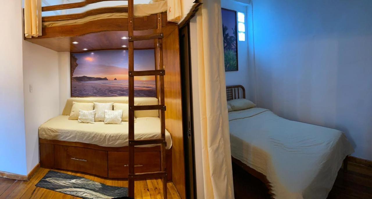 Hôtel Haus Quentin à Puerto López Extérieur photo