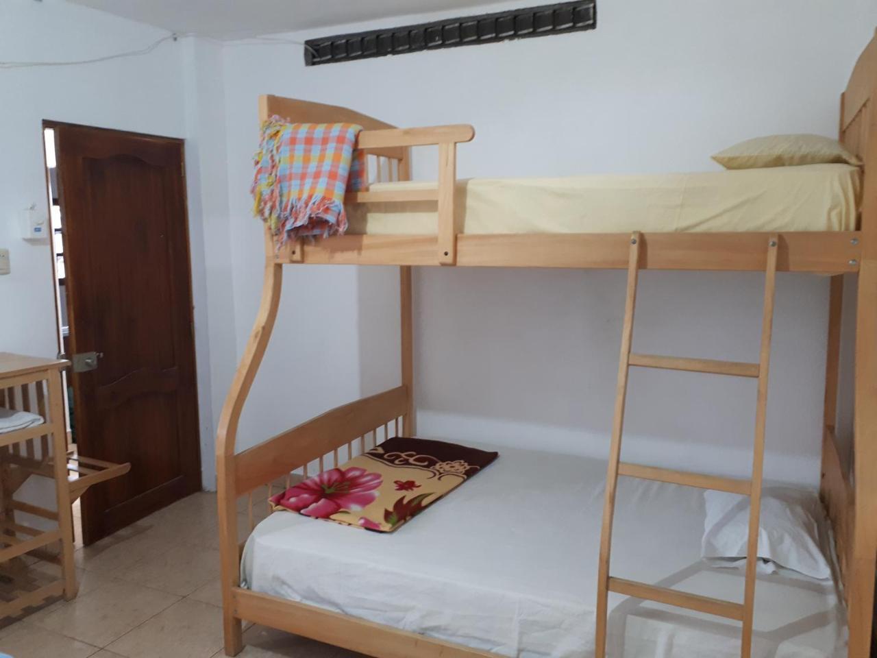 Hôtel Haus Quentin à Puerto López Extérieur photo
